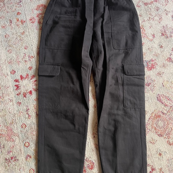 Aritzia cargo pants - Picture 1 of 4